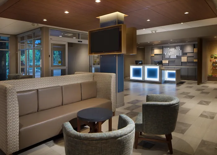 Holiday Inn Express & Suites - Portland Airport - Cascade Stn By Ihg