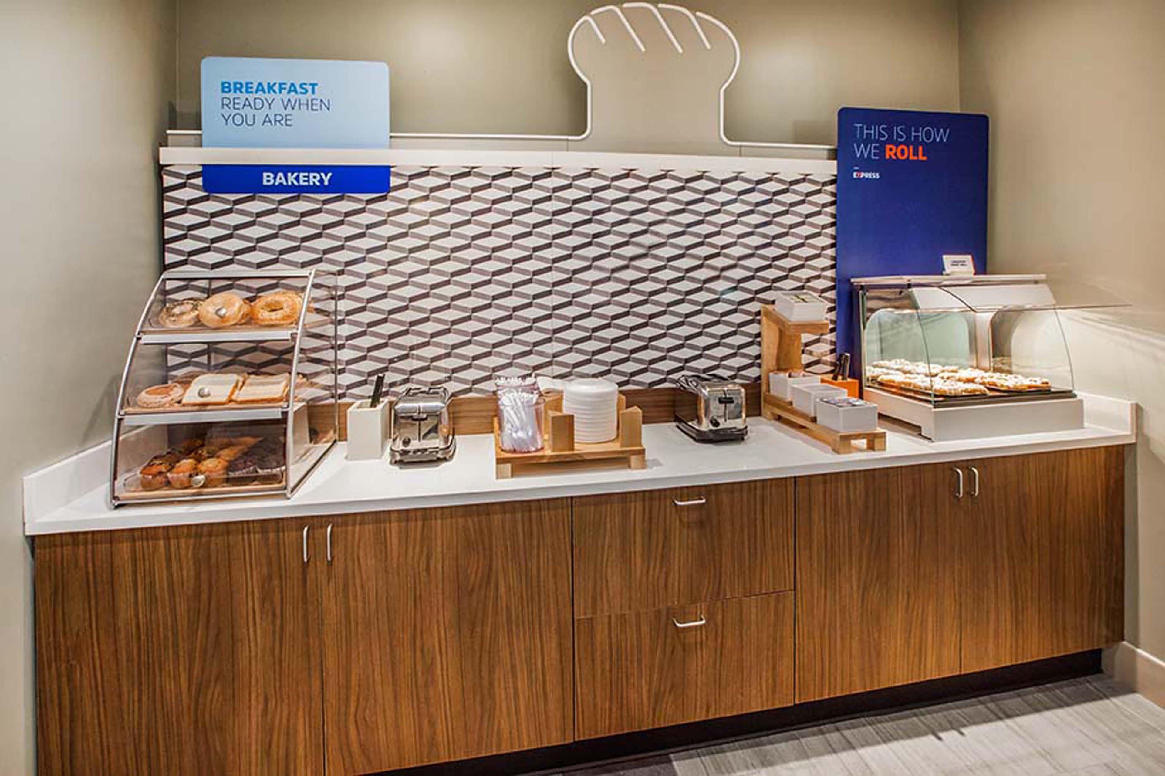 Express & - Airport - Cascade Stn By Ihg 3* Portland